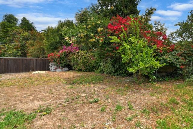 5836 Norwich Ave., Sherman Oaks, CA 91411