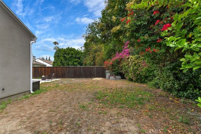 5836 Norwich Ave., Sherman Oaks, CA 91411