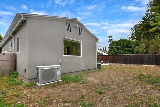 5836 Norwich Ave., Sherman Oaks, CA 91411
