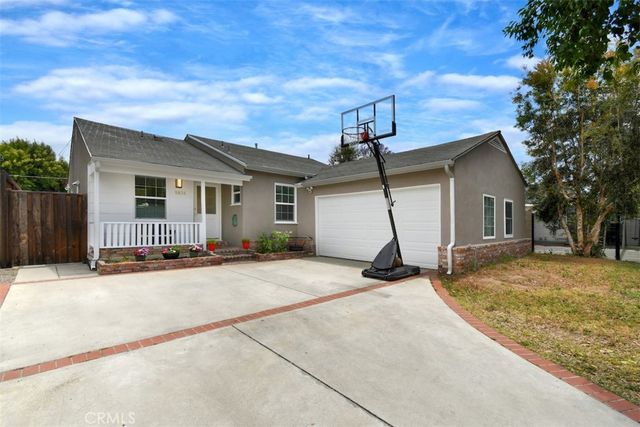 5836 Norwich Ave., Sherman Oaks, CA 91411