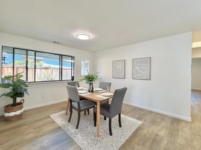 103 Grande Ave, Davis, CA 95616