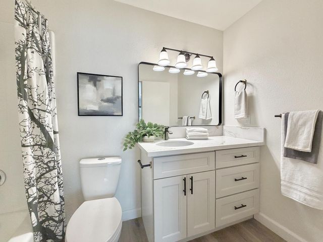 103 Grande Ave, Davis, CA 95616