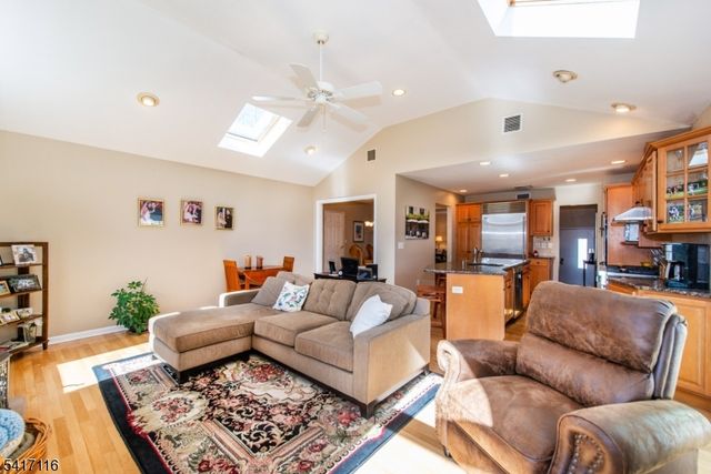 29 Long Acres Rd, Fairfield Twp., NJ 07004