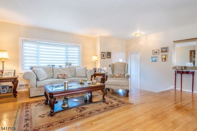 29 Long Acres Rd, Fairfield Twp., NJ 07004