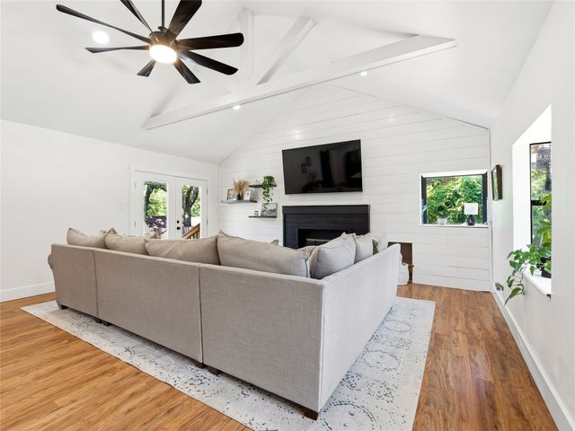109 Oaktree Drive, Highland Village, TX 75077