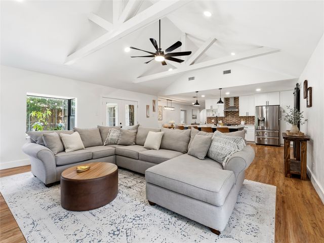 109 Oaktree Drive, Highland Village, TX 75077
