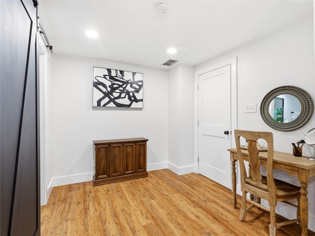 109 Oaktree Drive, Highland Village, TX 75077