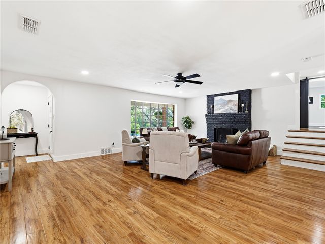 109 Oaktree Drive, Highland Village, TX 75077
