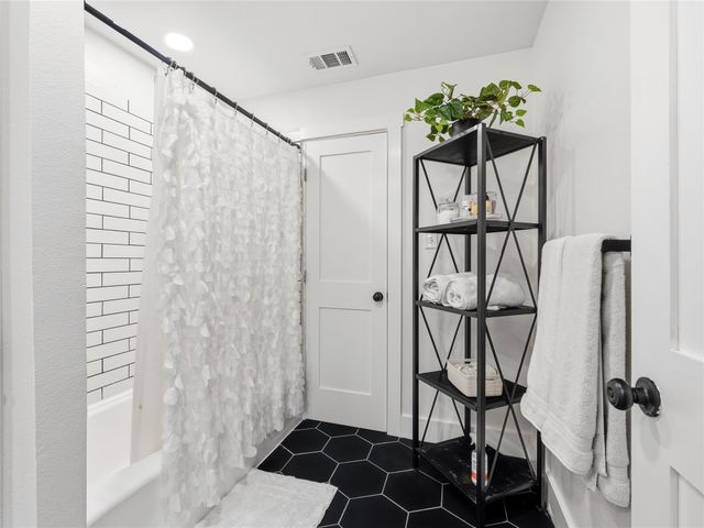 109 Oaktree Drive, Highland Village, TX 75077