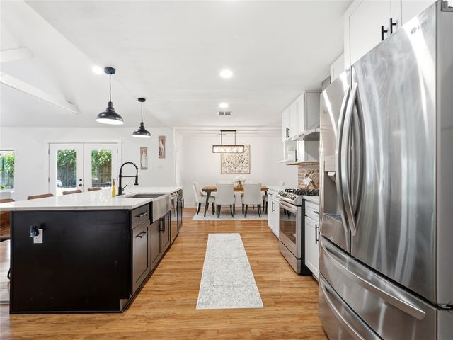 109 Oaktree Drive, Highland Village, TX 75077