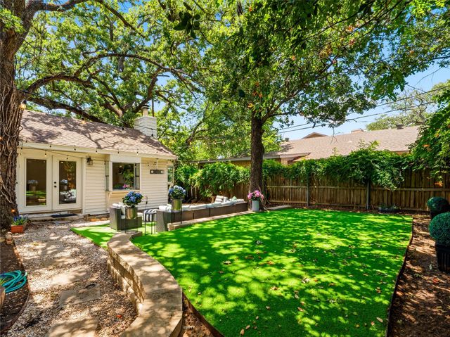 109 Oaktree Drive, Highland Village, TX 75077