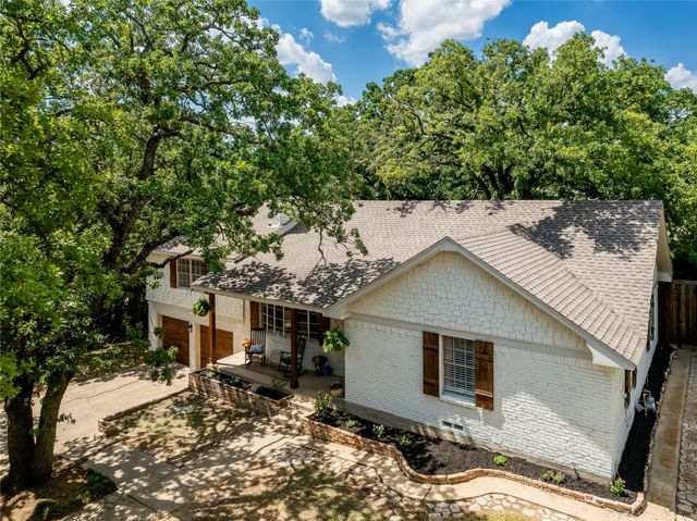 109 Oaktree Drive, Highland Village, TX 75077