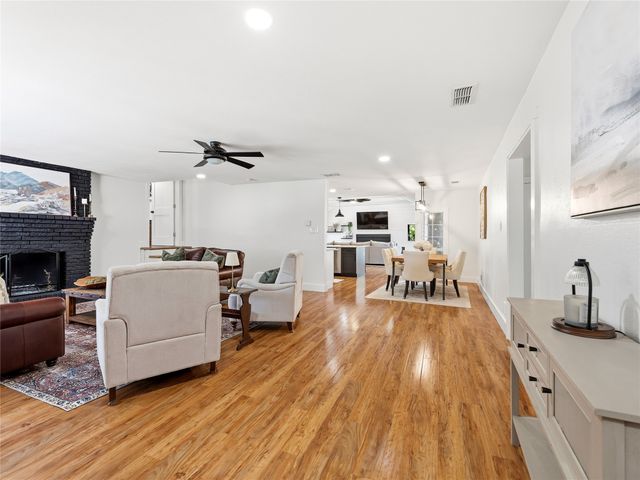 109 Oaktree Drive, Highland Village, TX 75077