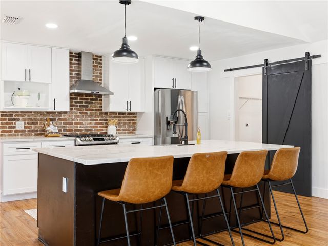 109 Oaktree Drive, Highland Village, TX 75077