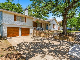 109 Oaktree Drive, Highland Village, TX 75077