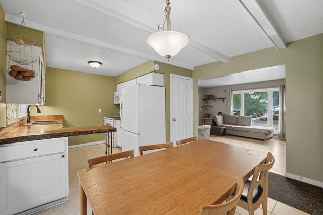 7928 Hillside Trail S, Cottage Grove, MN 55016