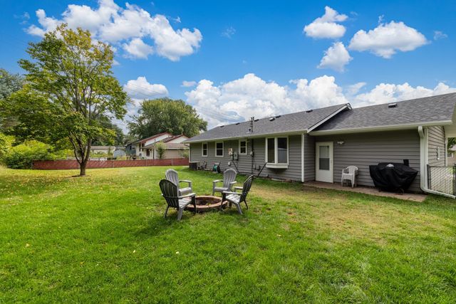 7928 Hillside Trail S, Cottage Grove, MN 55016