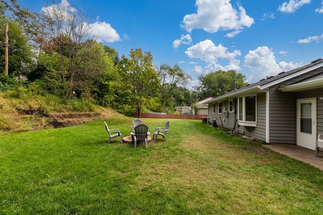 7928 Hillside Trail S, Cottage Grove, MN 55016