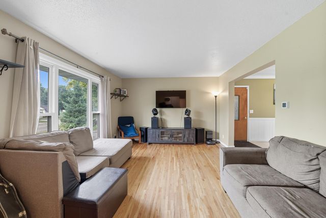 7928 Hillside Trail S, Cottage Grove, MN 55016