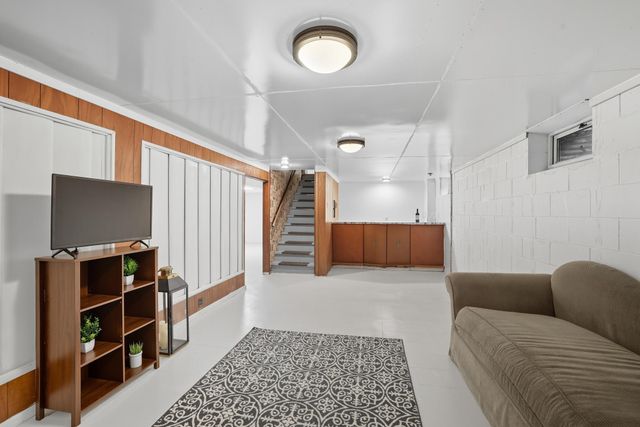 7928 Hillside Trail S, Cottage Grove, MN 55016