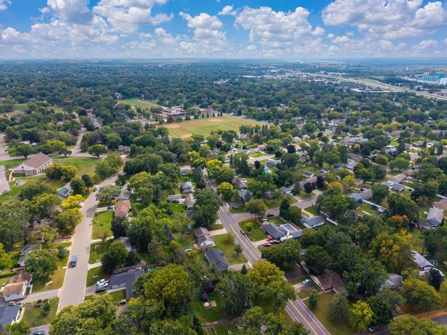 7928 Hillside Trail S, Cottage Grove, MN 55016