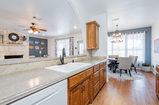 543 Islet Drive, Runaway Bay, TX 76426