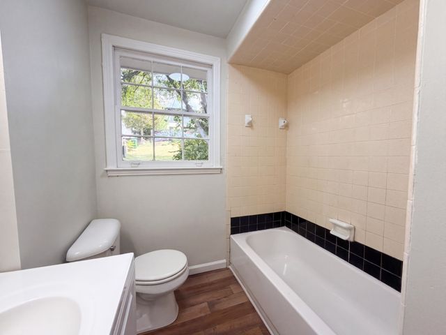 1004 Glenview Dr, Nashville, TN 37206