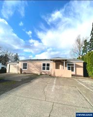 799 Hardcastle Av, Woodburn, OR 97071