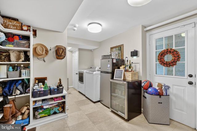 5721 MACARTHUR BLVD NW, Washington, DC 20016