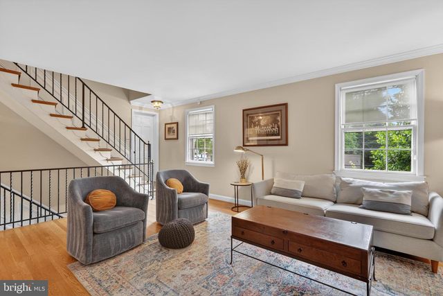 5721 MACARTHUR BLVD NW, Washington, DC 20016
