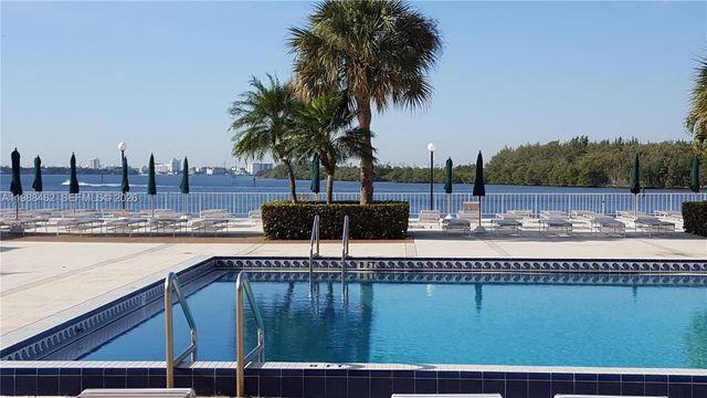 300 Bayview Drive 905, Sunny Isles Beach, FL 33160