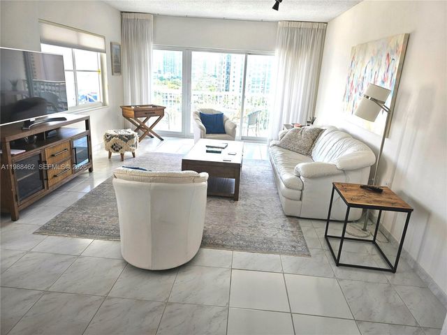 300 Bayview Drive 905, Sunny Isles Beach, FL 33160