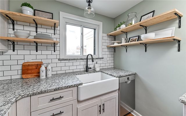 413 Center Ave, Aspinwall, PA 15215