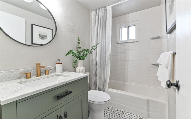 413 Center Ave, Aspinwall, PA 15215