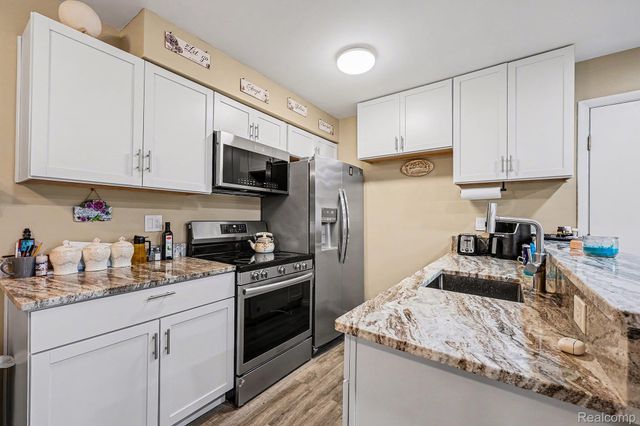 34720 Huntley Drive 22, Sterling Heights, MI 48312