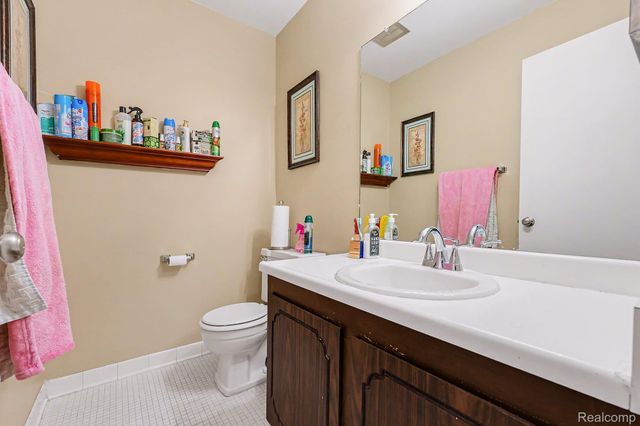 34720 Huntley Drive 22, Sterling Heights, MI 48312