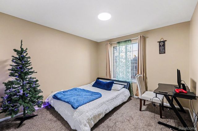 34720 Huntley Drive 22, Sterling Heights, MI 48312