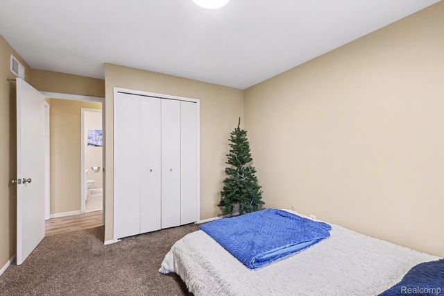 34720 Huntley Drive 22, Sterling Heights, MI 48312