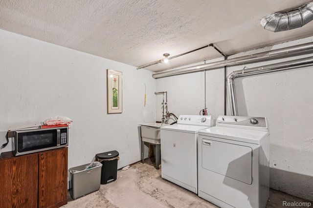 34720 Huntley Drive 22, Sterling Heights, MI 48312