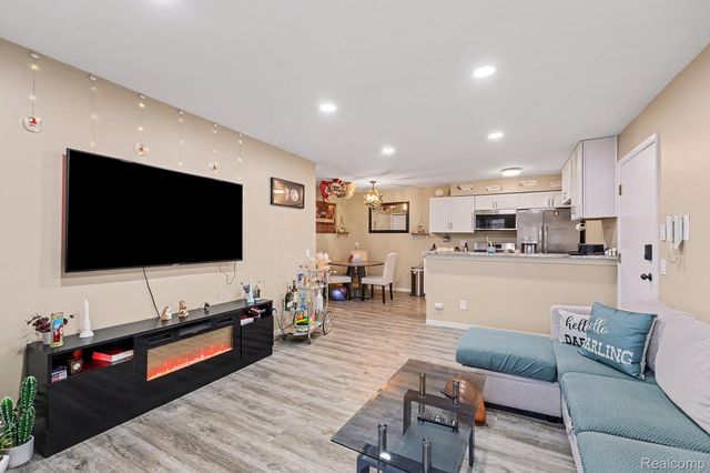 34720 Huntley Drive 22, Sterling Heights, MI 48312