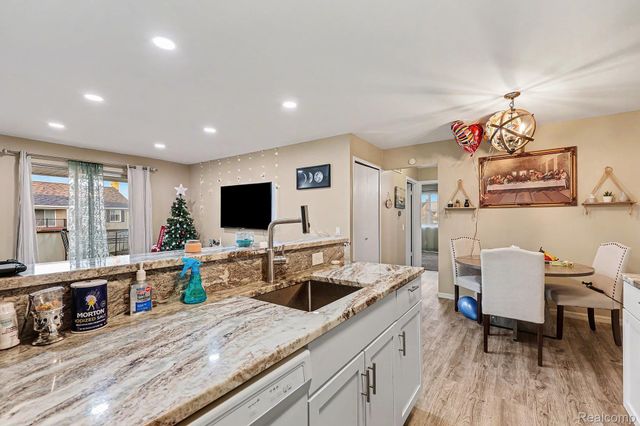 34720 Huntley Drive 22, Sterling Heights, MI 48312