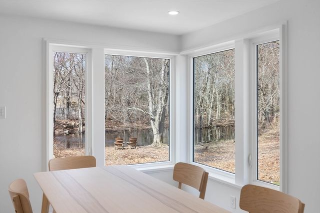 561 Beechwood St, Cohasset, MA 02025