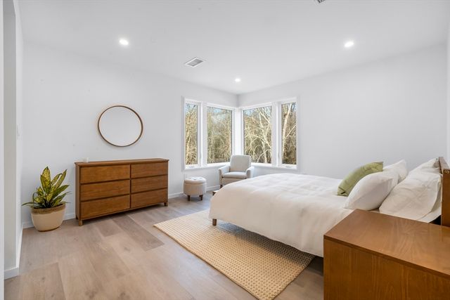 561 Beechwood St, Cohasset, MA 02025