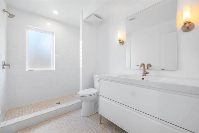 561 Beechwood St, Cohasset, MA 02025