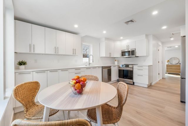 561 Beechwood St, Cohasset, MA 02025