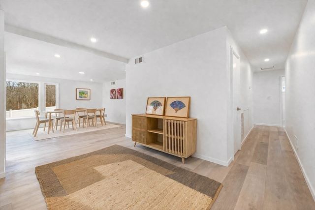 561 Beechwood St, Cohasset, MA 02025