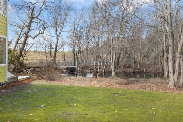 561 Beechwood St, Cohasset, MA 02025