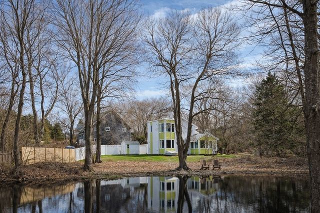 561 Beechwood St, Cohasset, MA 02025