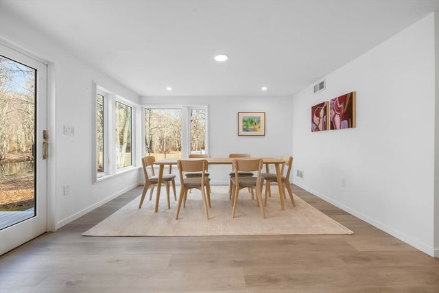 561 Beechwood St, Cohasset, MA 02025