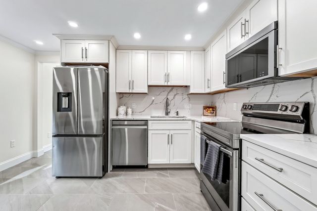 107 Woodley Ave, Boston, MA 02132